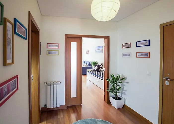 Photo House - Bairro Calmo No Centro De *